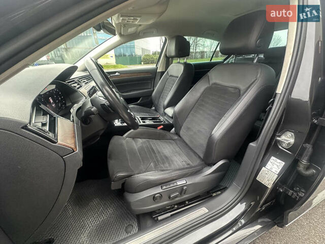 Серый Фольксваген Пассат, объемом двигателя 1.97 л и пробегом 153 тыс. км за 25999 $, фото 29 на Automoto.ua