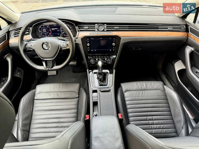 Серый Фольксваген Пассат, объемом двигателя 1.97 л и пробегом 145 тыс. км за 22500 $, фото 29 на Automoto.ua