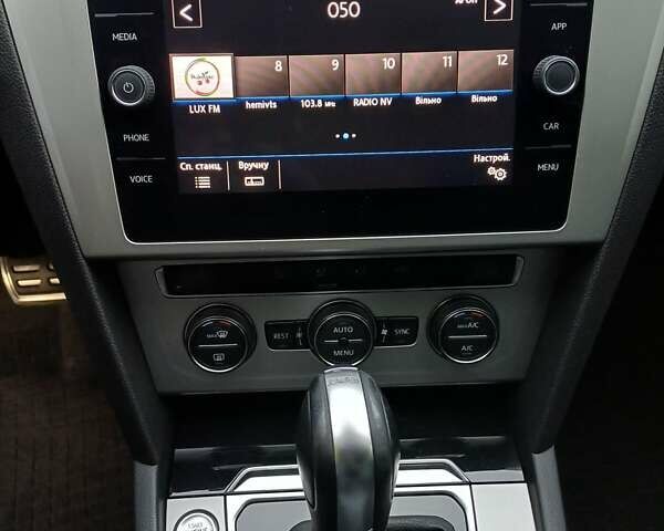 Серый Фольксваген Пассат, объемом двигателя 1.6 л и пробегом 145 тыс. км за 16300 $, фото 24 на Automoto.ua