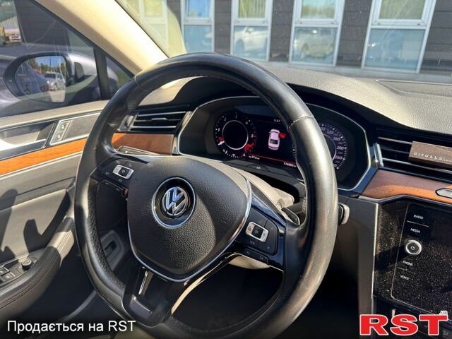 Сірий Фольксваген Пассат, об'ємом двигуна 2 л та пробігом 177 тис. км за 25500 $, фото 5 на Automoto.ua