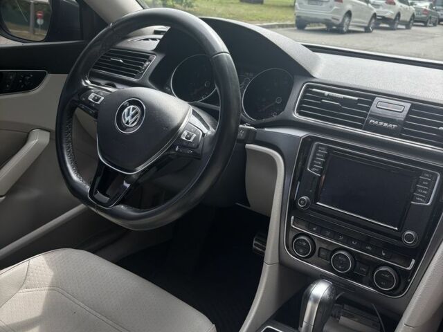 Сірий Фольксваген Пассат, об'ємом двигуна 0 л та пробігом 123 тис. км за 13700 $, фото 6 на Automoto.ua