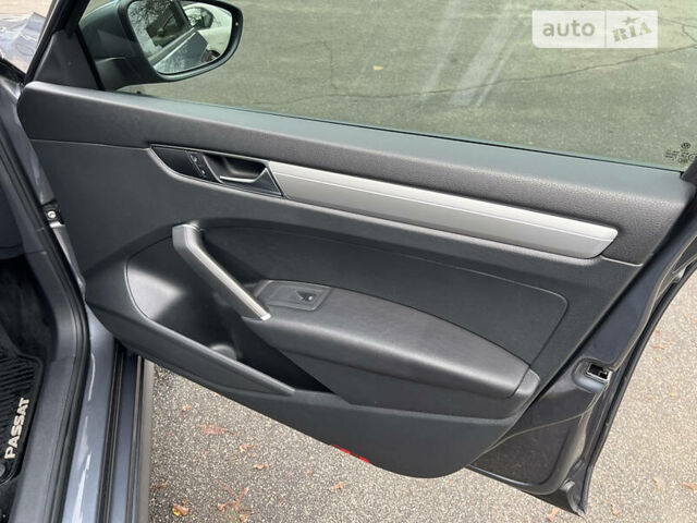 Сірий Фольксваген Пассат, об'ємом двигуна 2 л та пробігом 150 тис. км за 17000 $, фото 39 на Automoto.ua