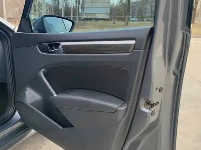 Серый Фольксваген Пассат, объемом двигателя 2 л и пробегом 87 тыс. км за 14600 $, фото 5 на Automoto.ua