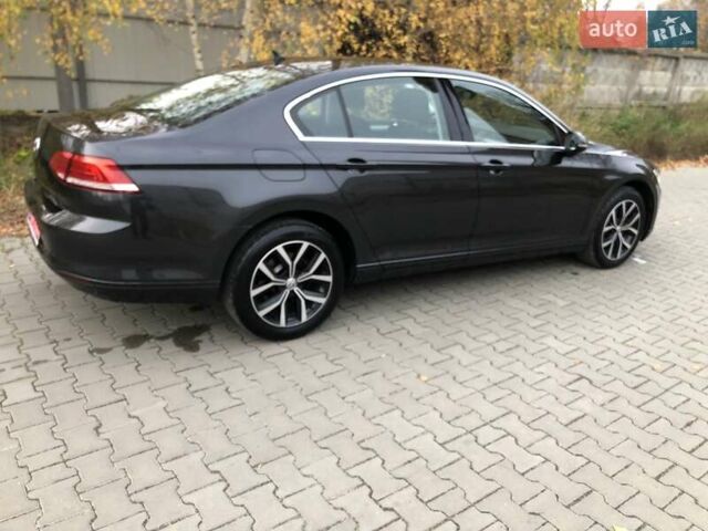 Серый Фольксваген Пассат, объемом двигателя 2 л и пробегом 244 тыс. км за 17700 $, фото 2 на Automoto.ua
