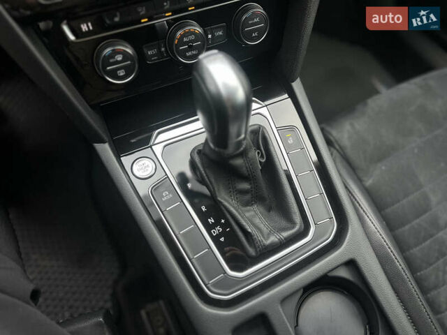 Серый Фольксваген Пассат, объемом двигателя 1.97 л и пробегом 153 тыс. км за 25999 $, фото 22 на Automoto.ua