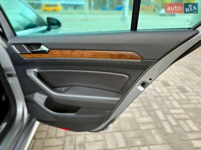 Серый Фольксваген Пассат, объемом двигателя 1.97 л и пробегом 145 тыс. км за 22500 $, фото 34 на Automoto.ua