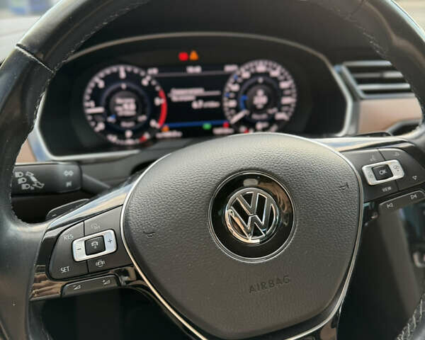 Серый Фольксваген Пассат, объемом двигателя 2 л и пробегом 160 тыс. км за 23500 $, фото 18 на Automoto.ua