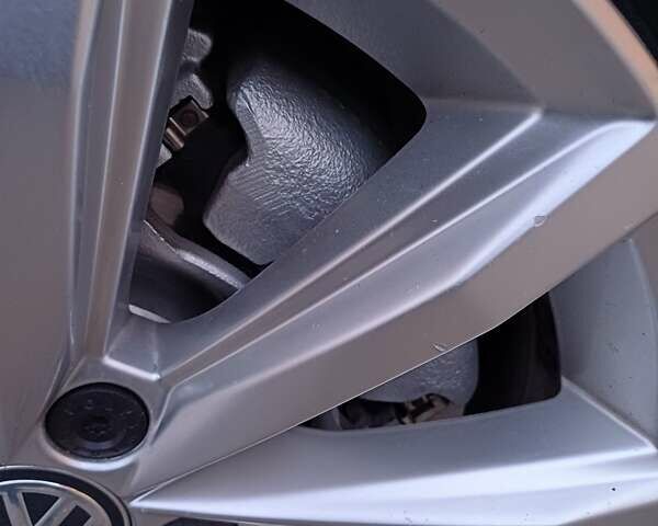 Серый Фольксваген Пассат, объемом двигателя 1.6 л и пробегом 145 тыс. км за 16300 $, фото 34 на Automoto.ua