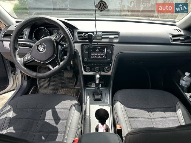 Серый Фольксваген Пассат, объемом двигателя 2 л и пробегом 50 тыс. км за 15999 $, фото 13 на Automoto.ua