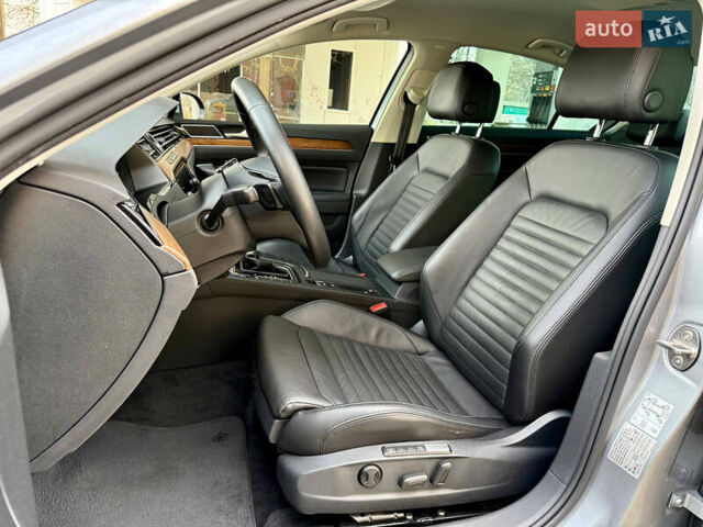 Серый Фольксваген Пассат, объемом двигателя 1.97 л и пробегом 145 тыс. км за 22500 $, фото 21 на Automoto.ua