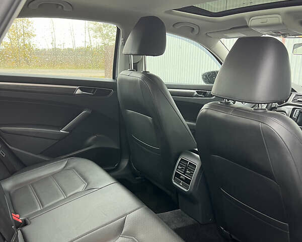 Фольксваген Пассат 2018 в Киеве на Automoto.ua Серый Фольксваген Пассат, объемом двигателя 2 л и пробегом 124 тыс. км за 14300 $, фото 19 на Automoto.ua