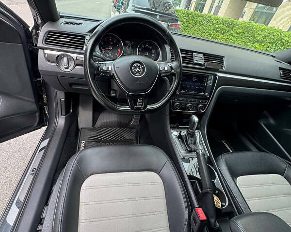 Серый Фольксваген Пассат, объемом двигателя 3.6 л и пробегом 95 тыс. км за 16300 $, фото 15 на Automoto.ua