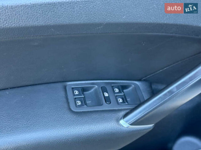 Сірий Фольксваген Пассат, об'ємом двигуна 2 л та пробігом 110 тис. км за 11699 $, фото 37 на Automoto.ua