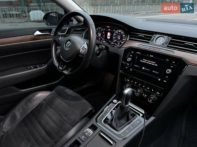 Серый Фольксваген Пассат, объемом двигателя 1.8 л и пробегом 215 тыс. км за 19990 $, фото 42 на Automoto.ua