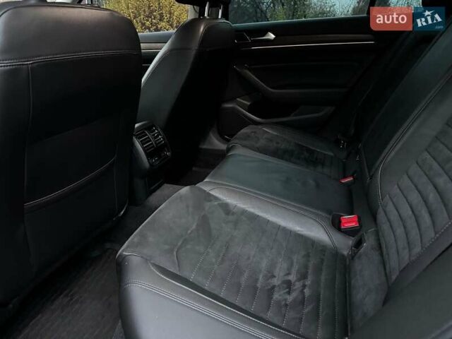 Серый Фольксваген Пассат, объемом двигателя 1.8 л и пробегом 215 тыс. км за 19990 $, фото 26 на Automoto.ua