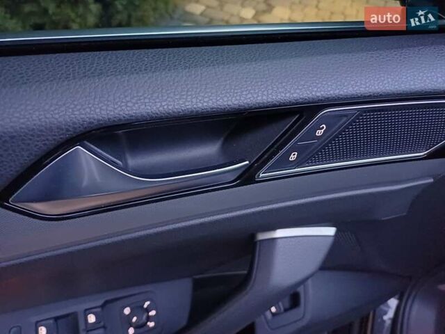 Серый Фольксваген Пассат, объемом двигателя 1.6 л и пробегом 145 тыс. км за 16300 $, фото 40 на Automoto.ua