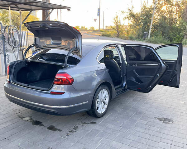 Серый Фольксваген Пассат, объемом двигателя 1.98 л и пробегом 139 тыс. км за 14400 $, фото 9 на Automoto.ua