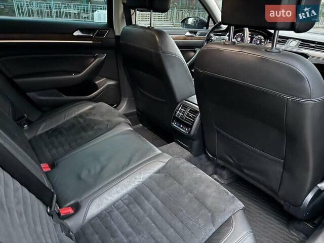 Серый Фольксваген Пассат, объемом двигателя 1.8 л и пробегом 215 тыс. км за 19990 $, фото 43 на Automoto.ua