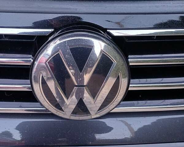 Серый Фольксваген Пассат, объемом двигателя 1.6 л и пробегом 145 тыс. км за 16300 $, фото 18 на Automoto.ua