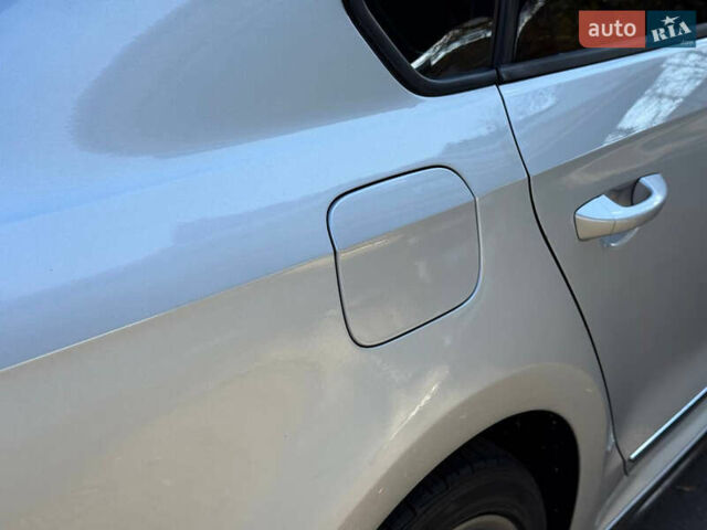 Сірий Фольксваген Пассат, об'ємом двигуна 2 л та пробігом 110 тис. км за 11699 $, фото 27 на Automoto.ua