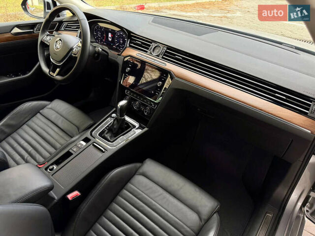 Серый Фольксваген Пассат, объемом двигателя 1.97 л и пробегом 145 тыс. км за 22500 $, фото 45 на Automoto.ua