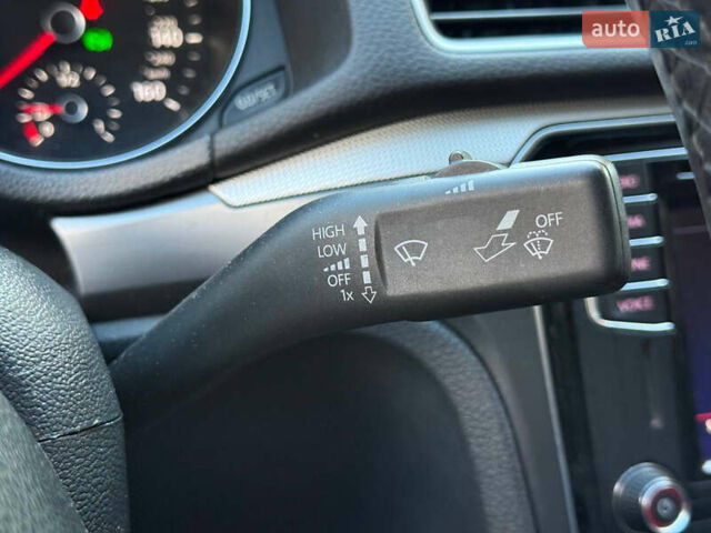 Сірий Фольксваген Пассат, об'ємом двигуна 2 л та пробігом 110 тис. км за 11699 $, фото 49 на Automoto.ua