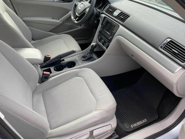 Сірий Фольксваген Пассат, об'ємом двигуна 2 л та пробігом 158 тис. км за 11900 $, фото 13 на Automoto.ua