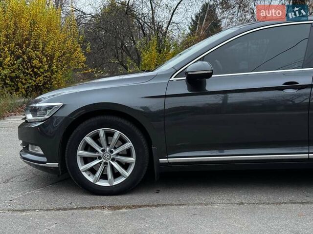 Серый Фольксваген Пассат, объемом двигателя 1.8 л и пробегом 215 тыс. км за 19990 $, фото 21 на Automoto.ua