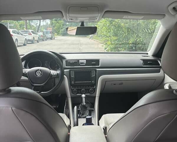 Серый Фольксваген Пассат, объемом двигателя 2 л и пробегом 123 тыс. км за 13700 $, фото 2 на Automoto.ua