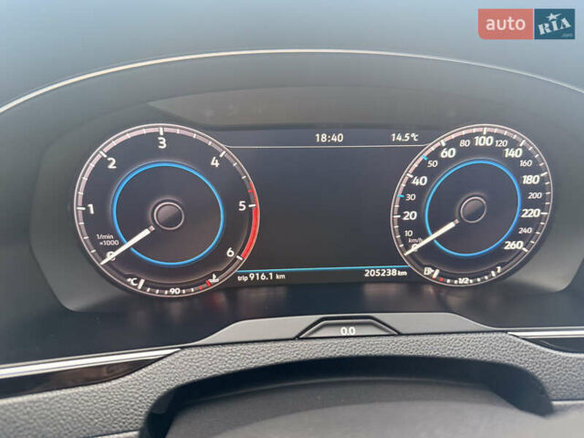 Серый Фольксваген Пассат, объемом двигателя 1.97 л и пробегом 205 тыс. км за 24500 $, фото 6 на Automoto.ua