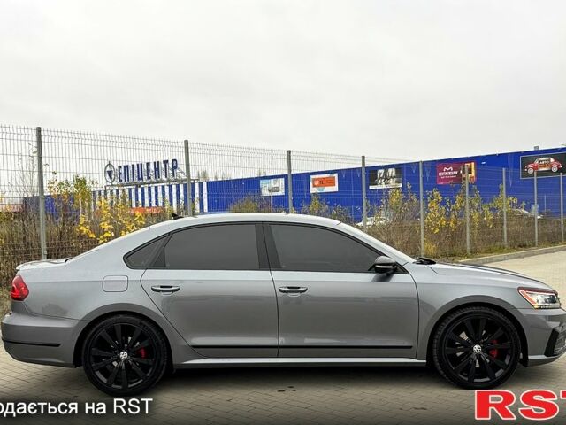 Серый Фольксваген Пассат, объемом двигателя 3.6 л и пробегом 109 тыс. км за 17500 $, фото 3 на Automoto.ua