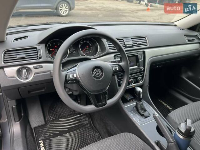 Сірий Фольксваген Пассат, об'ємом двигуна 2 л та пробігом 150 тис. км за 17000 $, фото 5 на Automoto.ua
