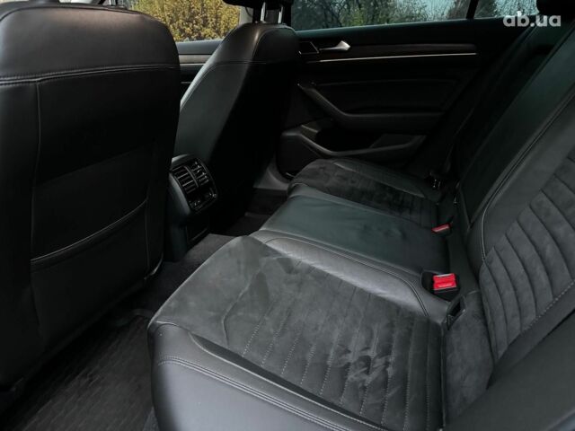 Серый Фольксваген Пассат, объемом двигателя 1.8 л и пробегом 215 тыс. км за 19990 $, фото 27 на Automoto.ua