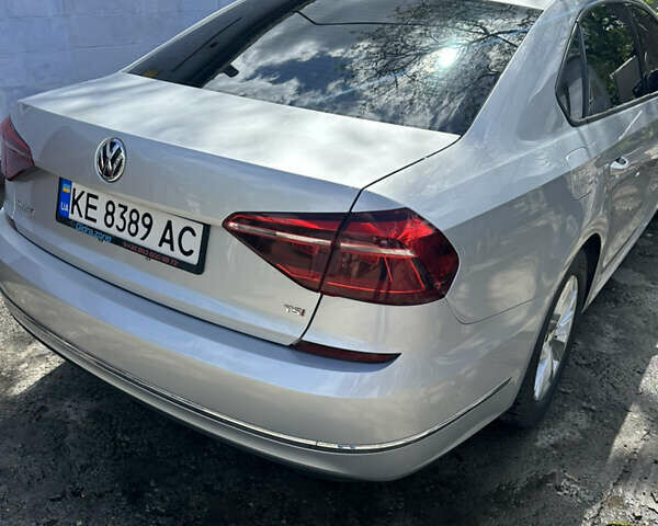 Серый Фольксваген Пассат, объемом двигателя 2 л и пробегом 50 тыс. км за 15999 $, фото 4 на Automoto.ua