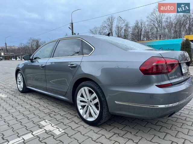 Серый Фольксваген Пассат, объемом двигателя 2 л и пробегом 170 тыс. км за 14200 $, фото 2 на Automoto.ua