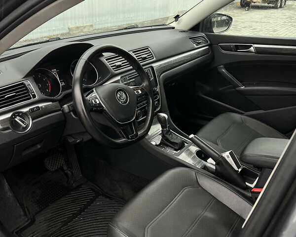 Фольксваген Пассат 2018 в Киеве на Automoto.ua Серый Фольксваген Пассат, объемом двигателя 2 л и пробегом 124 тыс. км за 14300 $, фото 12 на Automoto.ua