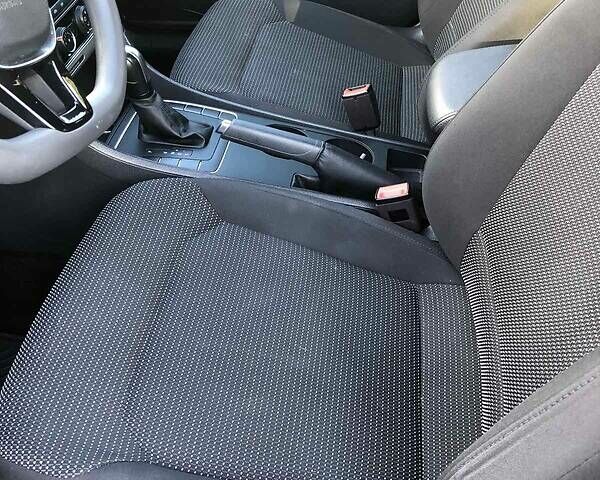 Сірий Фольксваген Пассат, об'ємом двигуна 2 л та пробігом 150 тис. км за 17000 $, фото 59 на Automoto.ua