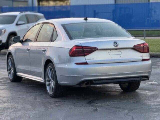 Сірий Фольксваген Пассат, об'ємом двигуна 2 л та пробігом 46 тис. км за 8900 $, фото 4 на Automoto.ua