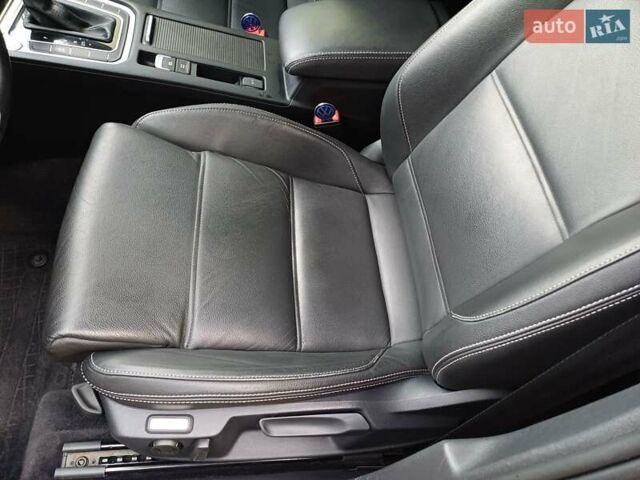 Серый Фольксваген Пассат, объемом двигателя 1.6 л и пробегом 145 тыс. км за 16300 $, фото 47 на Automoto.ua