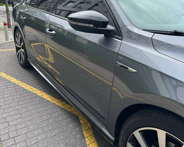 Серый Фольксваген Пассат, объемом двигателя 3.6 л и пробегом 95 тыс. км за 16300 $, фото 11 на Automoto.ua