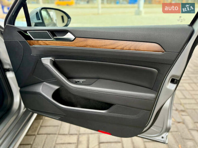 Серый Фольксваген Пассат, объемом двигателя 1.97 л и пробегом 145 тыс. км за 22500 $, фото 37 на Automoto.ua