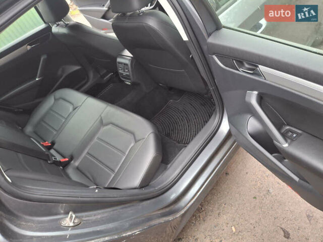 Сірий Фольксваген Пассат, об'ємом двигуна 2 л та пробігом 72 тис. км за 10700 $, фото 6 на Automoto.ua