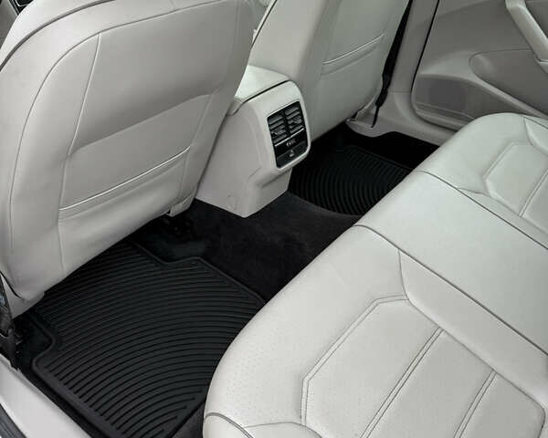 Серый Фольксваген Пассат, объемом двигателя 2 л и пробегом 160 тыс. км за 16200 $, фото 16 на Automoto.ua