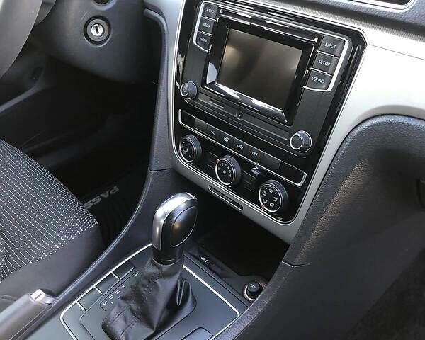 Сірий Фольксваген Пассат, об'ємом двигуна 2 л та пробігом 150 тис. км за 17000 $, фото 56 на Automoto.ua