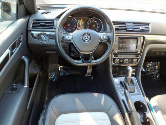 Фольксваген Пассат 2018 в Киеве на Automoto.ua Серый Фольксваген Пассат, объемом двигателя 3.6 л и пробегом 33 тыс. км за 6000 $, фото 6 на Automoto.ua