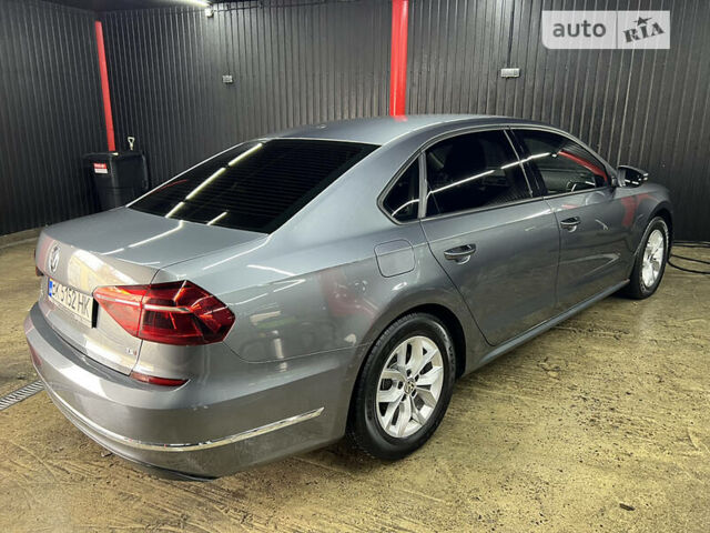 Сірий Фольксваген Пассат, об'ємом двигуна 2 л та пробігом 150 тис. км за 17000 $, фото 24 на Automoto.ua
