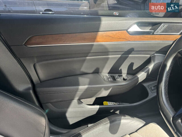 Сірий Фольксваген Пассат, об'ємом двигуна 1.97 л та пробігом 180 тис. км за 24000 $, фото 11 на Automoto.ua