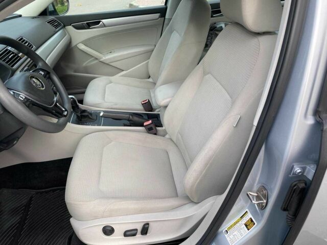 Сірий Фольксваген Пассат, об'ємом двигуна 2 л та пробігом 158 тис. км за 11900 $, фото 12 на Automoto.ua