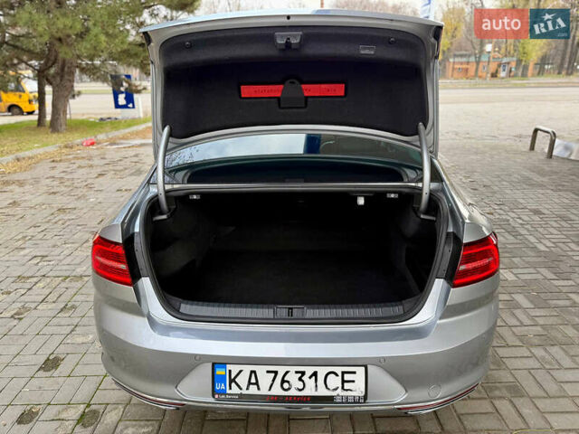 Серый Фольксваген Пассат, объемом двигателя 1.97 л и пробегом 145 тыс. км за 22500 $, фото 15 на Automoto.ua