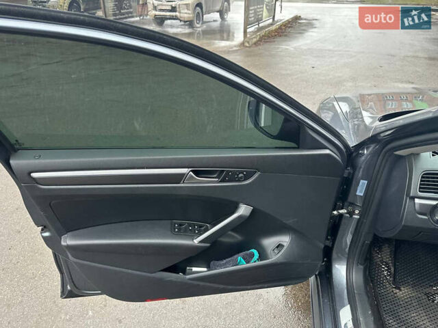 Серый Фольксваген Пассат, объемом двигателя 2 л и пробегом 131 тыс. км за 13800 $, фото 19 на Automoto.ua